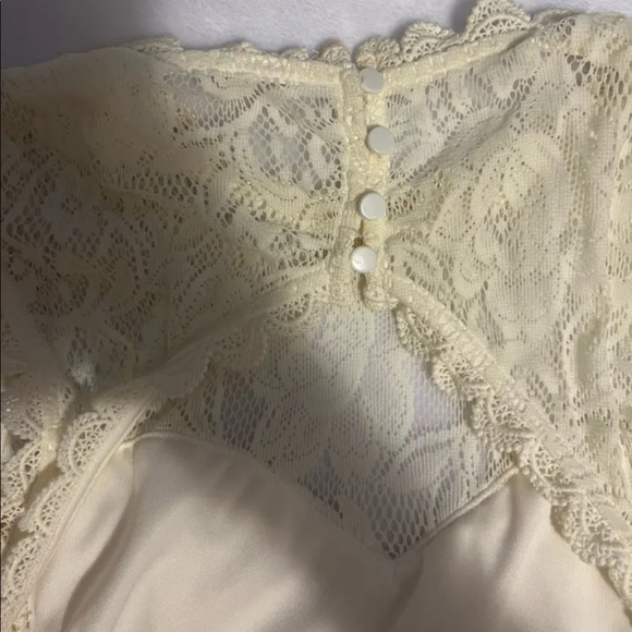 Heart shaped lace dress - Picture 3 of 4